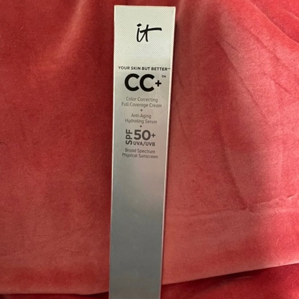BNIB SUPERSIZE! It Cosmetics CC + Cream!